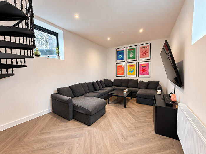 2 Bedroom Apartment To Rent In Governors Walk, Portsmouth, PO3