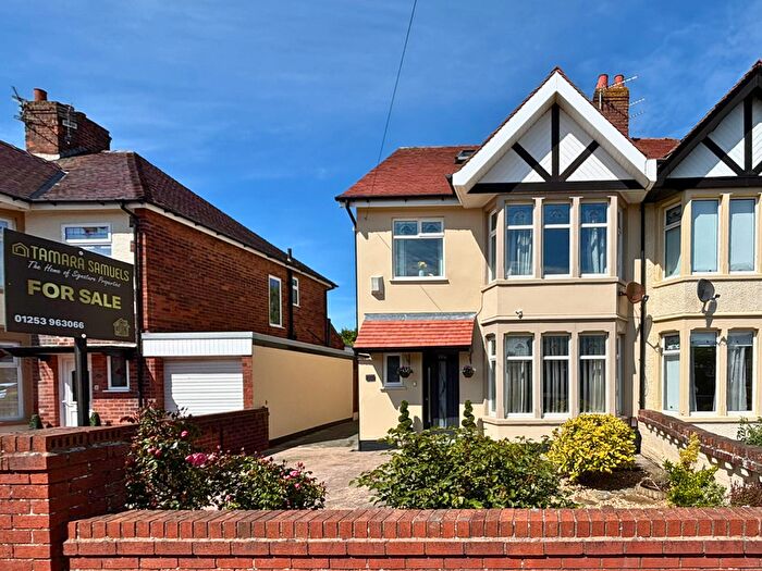 4 Bedroom Semi-Detached House For Sale In Knowle Avenue, Blackpool, FY2