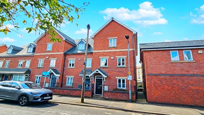 3 Bedroom Terraced House For Sale In Nelson Street, St James, HR1
