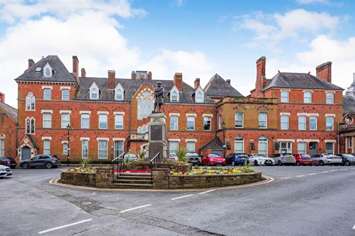 2 Bedroom Apartment To Rent In Royal Sutton Place, King Edwards Square, Sutton Coldfield, B73