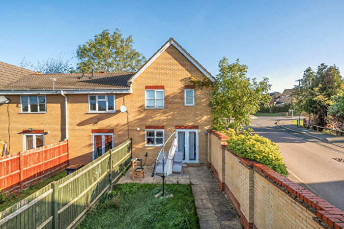 3 Bedroom End Of Terrace House For Sale In Field View, Brackley, NN13