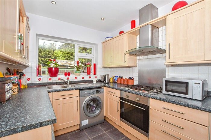 4 Bedroom Semi-Detached House For Sale In Oliver Crescent, Farningham, Dartford, Kent, DA4