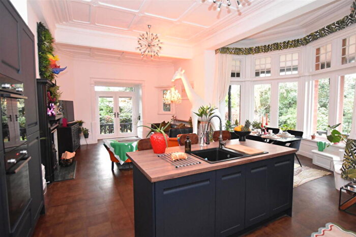 2 Bedroom Apartment For Sale In Noctorum Lane, Noctorum, CH43