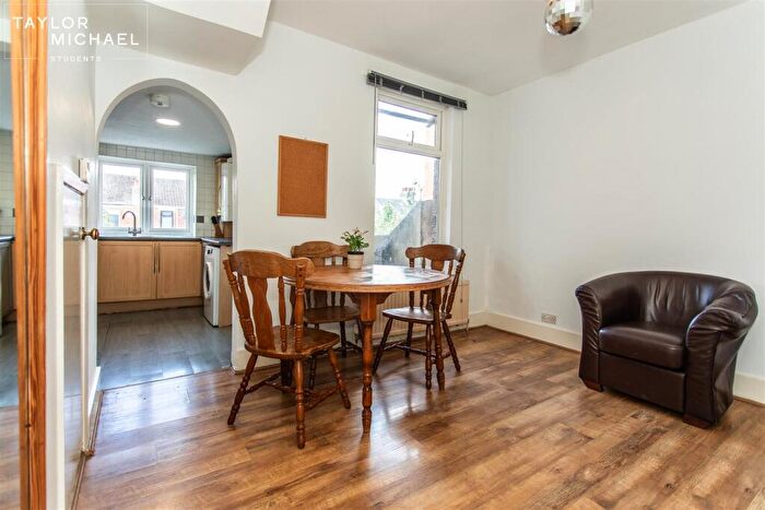 3 Bedroom Terraced House To Rent In Buller Road, Brighton, BN2