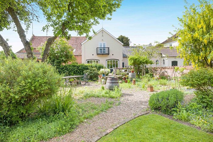 3 Bedroom Property For Sale In Mill Row, Aylsham, Norwich, NR11