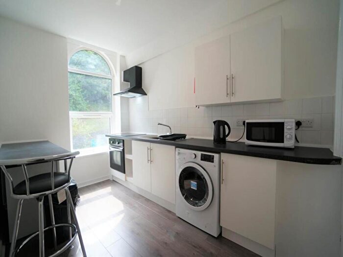 1 Bedroom Apartment To Rent In High Street, Bangor, LL57