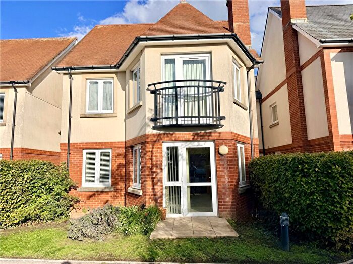 1 Bedroom Apartment For Sale In Avenue Road, Lymington, Hampshire, SO41