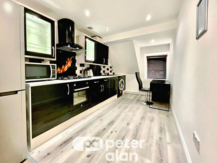 1 Bedroom Flat To Rent In Tudor Lodge, Tudor Street, CF11