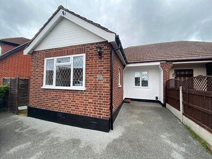 2 Bedroom Semi-Detached Bungalow To Rent In Constitution Hill Benfleet, SS7