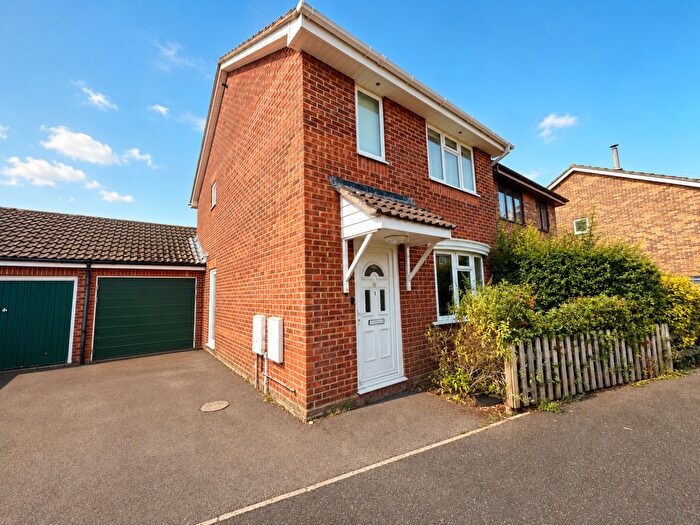 3 Bedroom Detached House For Sale In Wydford Close, Sherborne, No Onward Chain, DT9