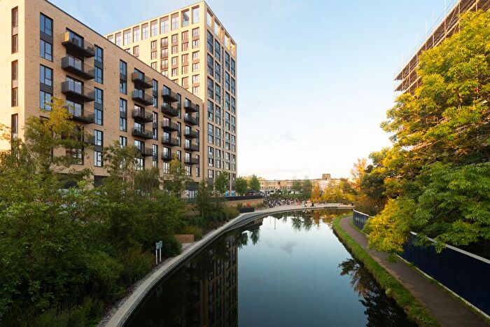 2 Bedroom Flat To Rent In Tillermans Court, Greenford Quay, UB6