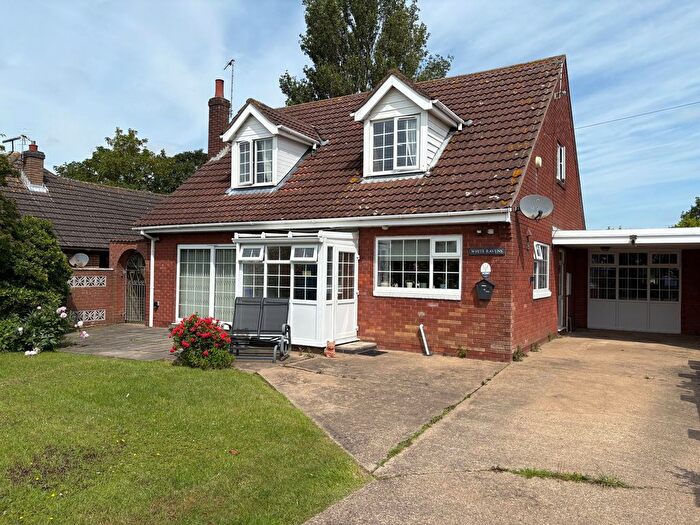 3 Bedroom Bungalow For Sale In Youngers Lane, Burgh Le Marsh, Skegness, Lincolnshire, PE24