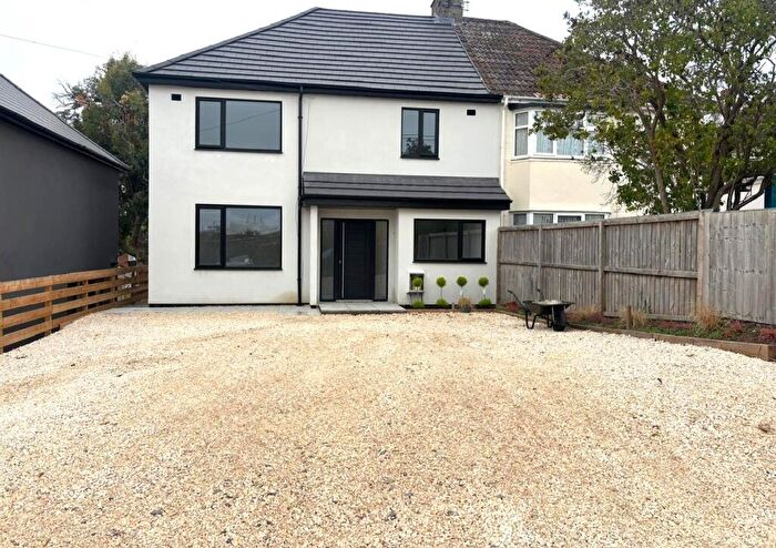 4 Bedroom House To Rent In Low Lane, SN11