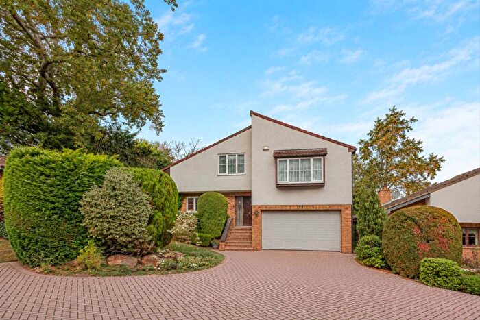 5 Bedroom Detached House For Sale In Warbank Lane, Kingston Upon Thames, KT2
