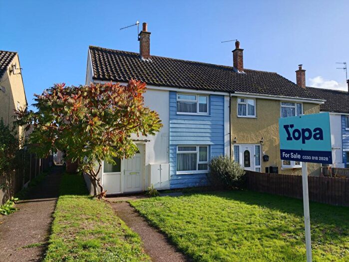 3 Bedroom End Of Terrace House For Sale In Foxwalks Avenue, Bromsgrove, B61