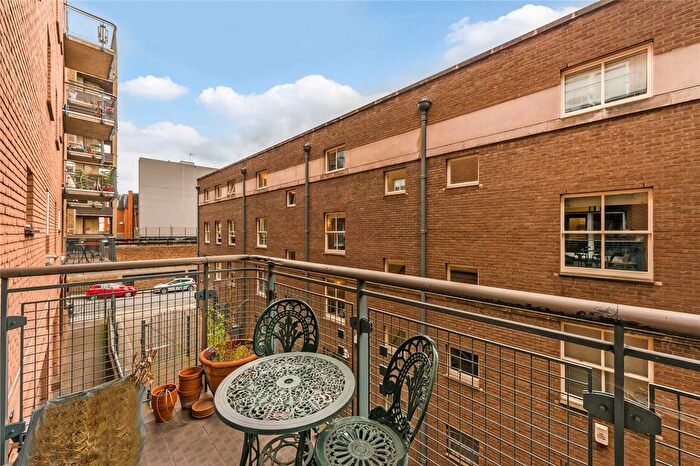 2 Bedroom Flat For Sale In Rosebery Court, Covent Garden, EC1R