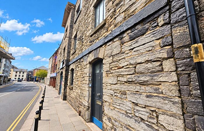 2 Bedroom Flat To Rent In Vauxhall Street, Plymouth, PL4