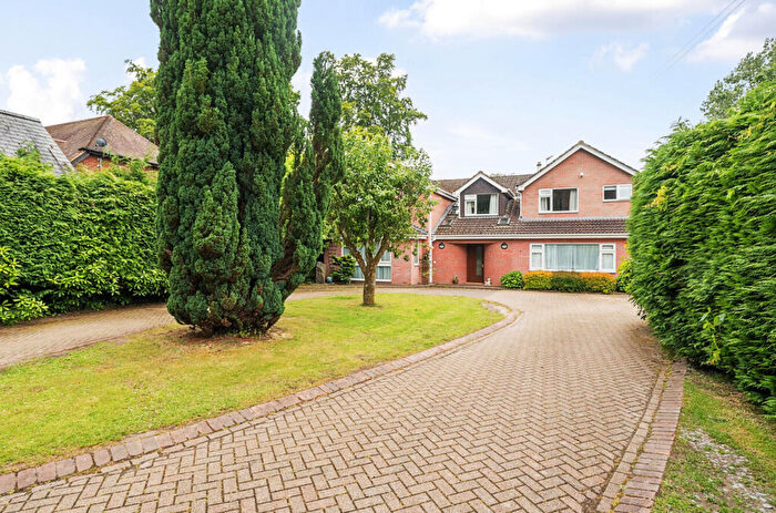 6 Bedroom Detached House For Sale In Lyndhurst Road, Landford, Salisbury, SP5