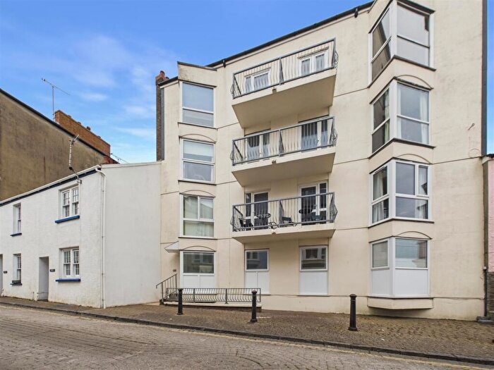 2 Bedroom Flat For Sale In St. Marys Court, Tenby, SA70