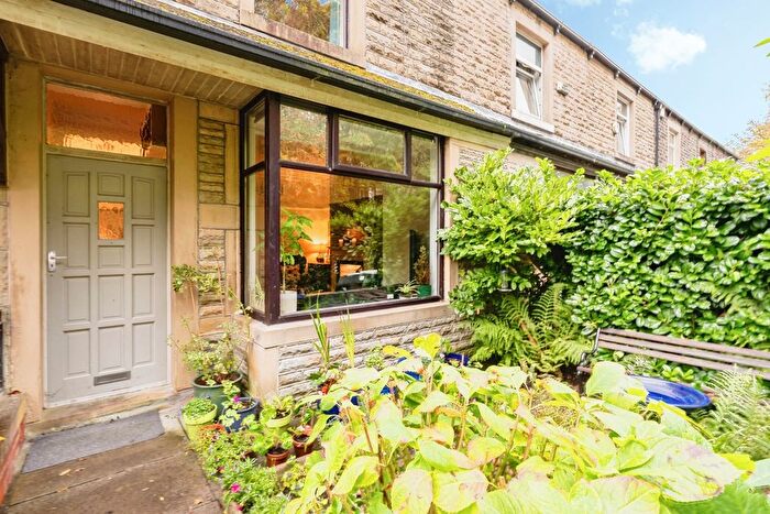 3 Bedroom Terraced House For Sale In Lansdowne Close, Burnley, Lancashire, BB11