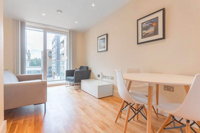 2 Bedroom Apartment To Rent In Elite House, Limehouse, E14