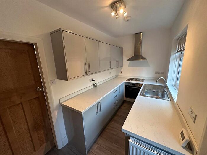 2 Bedroom House To Rent In Watford Avenue, Halifax, HX3