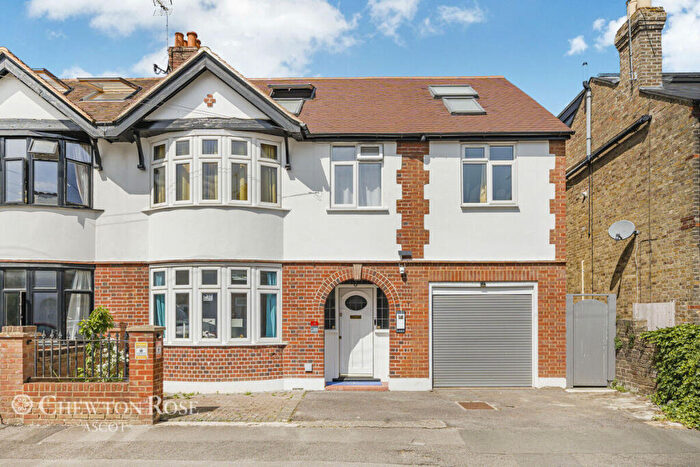 5 Bedroom Detached House For Sale In Vansittart Road, Windsor, SL4