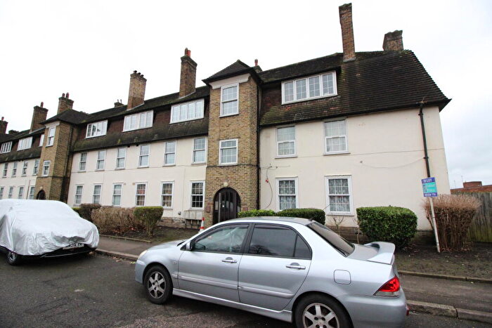 2 Bedroom Flat To Rent In Green Lane, Morden, SM4