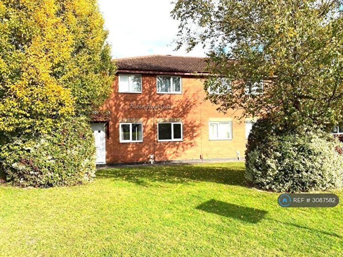 2 Bedroom Flat To Rent In Covert Close, Nottingham, NG15