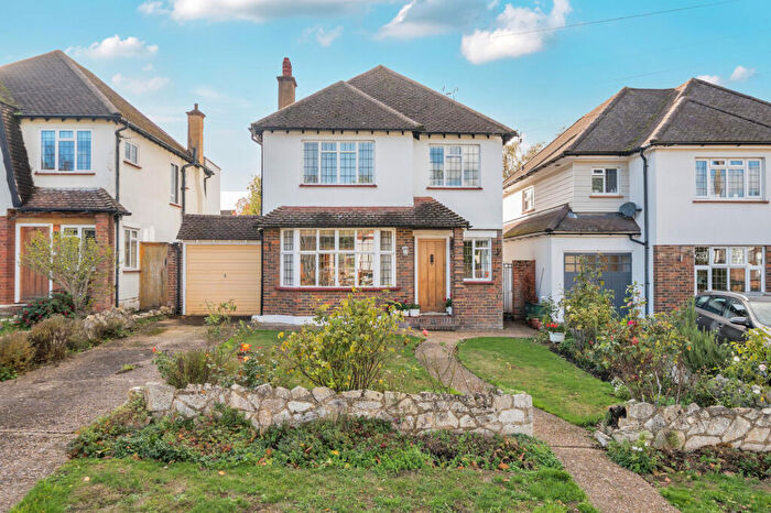 3 Bedroom House For Sale In Pine Hill, Epsom, KT18
