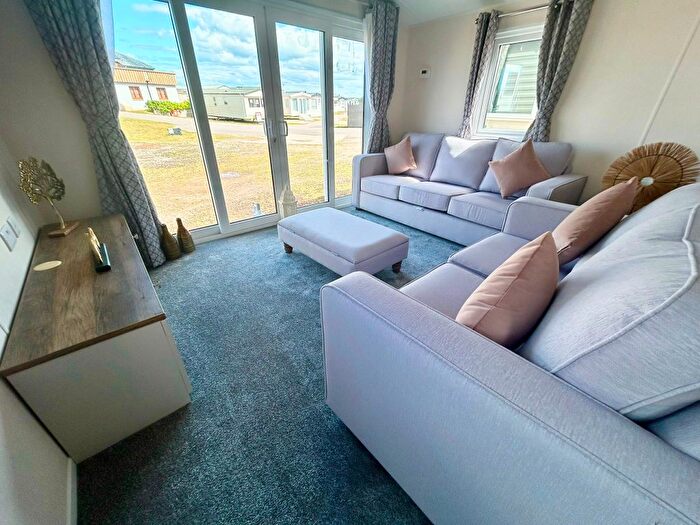 2 Bedroom Mobile/park Home For Sale In Burghead Holiday Park, Station Ct Elgin, IV30