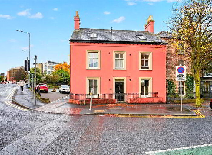 2 Bedroom Apartments To Rent In Apartment Malone Cottage Sandy Row, Belfast, BT12