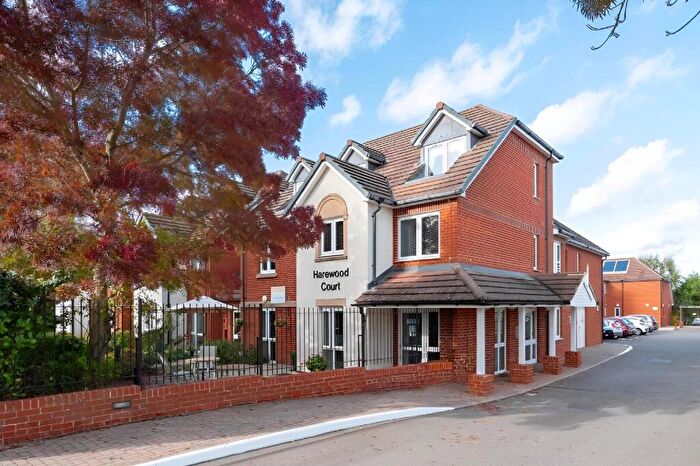 1 Bedroom Flat For Sale In Limpsfield Road, Warlingham, CR6