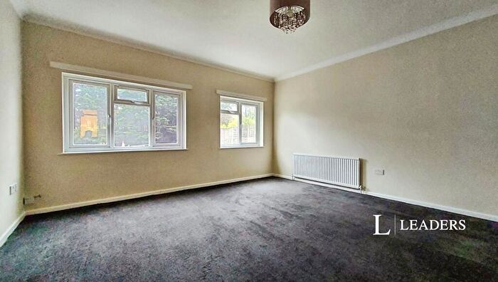 1 Bedroom Flat To Rent In Lancaster Gardens, Southend-on-Sea, Essex, SS1