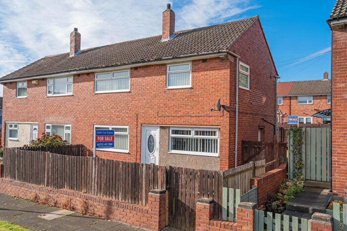 3 Bedroom Semi-Detached House For Sale In Pontdyke, Leam Lane Estate, Felling, Gateshead, NE10