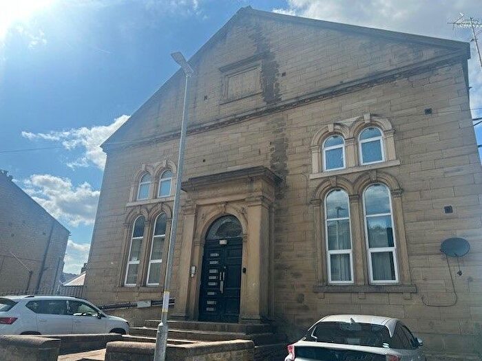 2 Bedroom Flat To Rent In The Old Chapel, Halifax, HX4