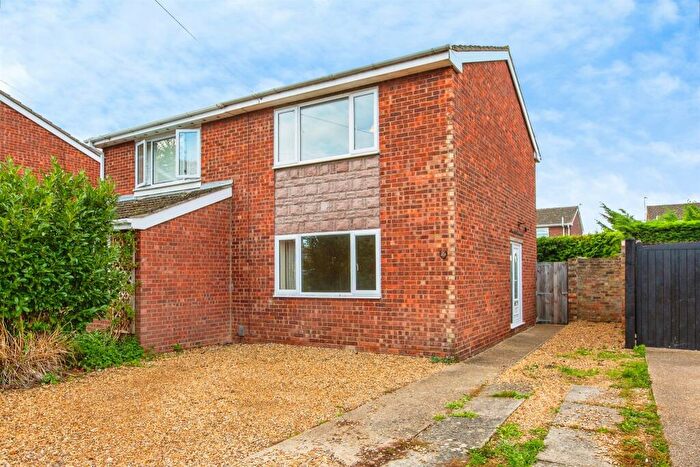 2 Bedroom Semi-Detached House For Sale In Headlands, Fenstanton, Huntingdon, PE28