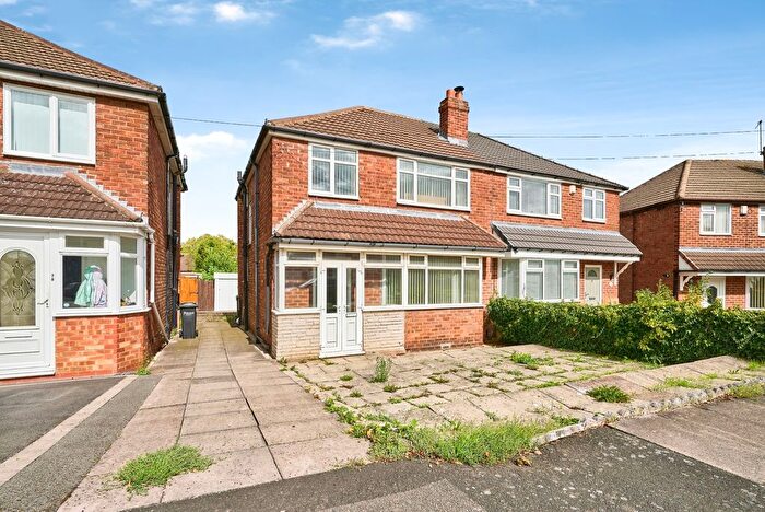 3 Bedroom Semi-Detached House For Sale In Cherry Tree Avenue, Walsall, West Midlands, WS5