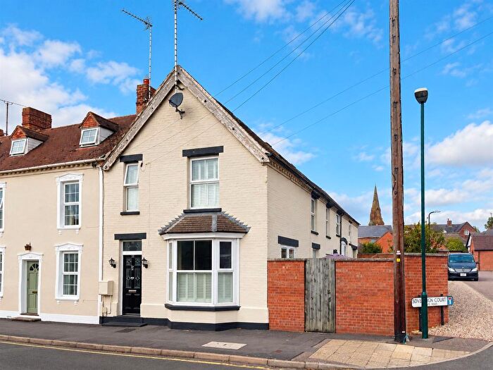 4 Bedroom End Of Terrace House For Sale In Pendicke Street, Southam, CV47