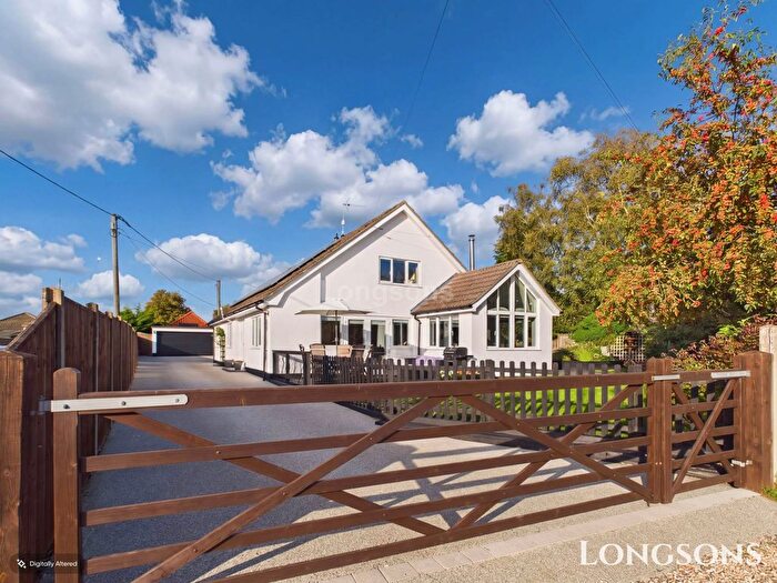 5 Bedroom Detached House For Sale In Meadow Lane, Carbrooke, IP25