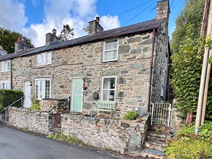 2 Bedroom End Of Terrace House For Sale In Tan Yr Ywen, Llanbedr Y Cennin, LL32