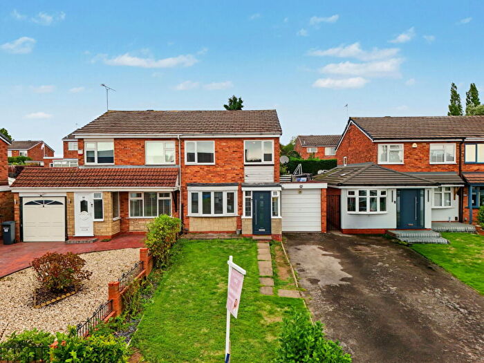 3 Bedroom Semi-Detached House For Sale In Newby Grove, Birmingham, B37