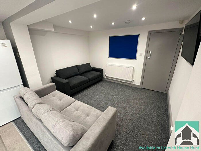 6 Bedroom Terraced House To Rent In Dawlish Road, Birmingham, B29