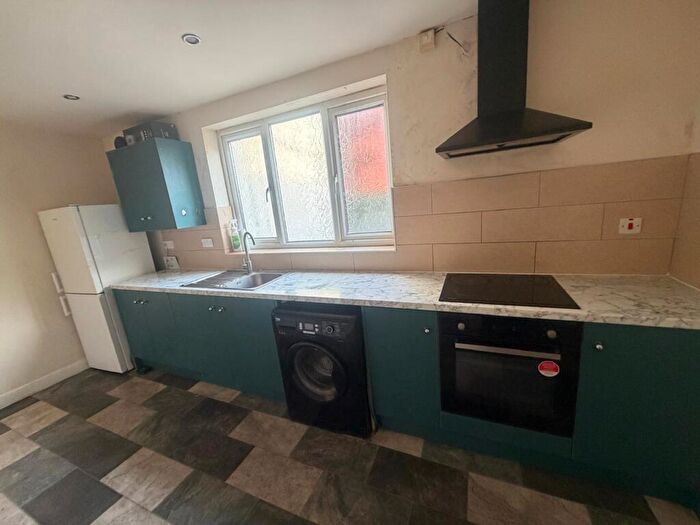 1 Bedroom Flat To Rent In Beeches Road, B70
