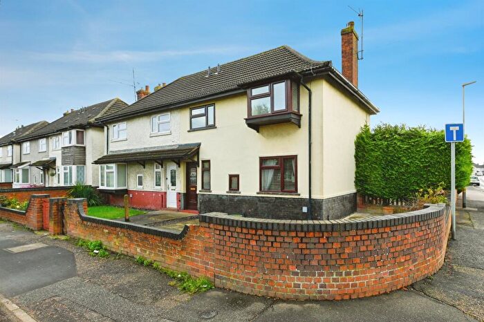 3 Bedroom Semi-Detached House For Sale In Wisbech Road, King's Lynn, PE30