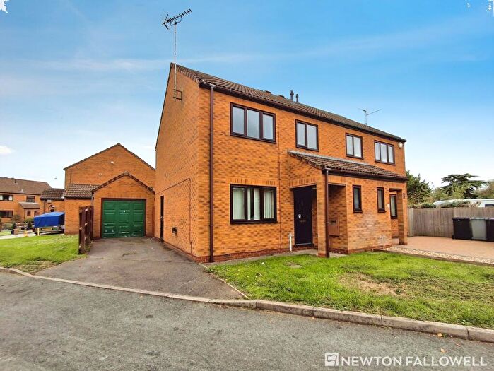 3 Bedroom Semi-Detached House For Sale In Essex Way, Bourne, PE10