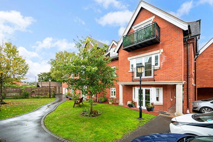 2 Bedroom Property For Sale In Gosport Lane, Lyndhurst, SO43