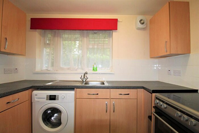 1 Bedroom Flat To Rent In Fieldway, Haslemere, GU27