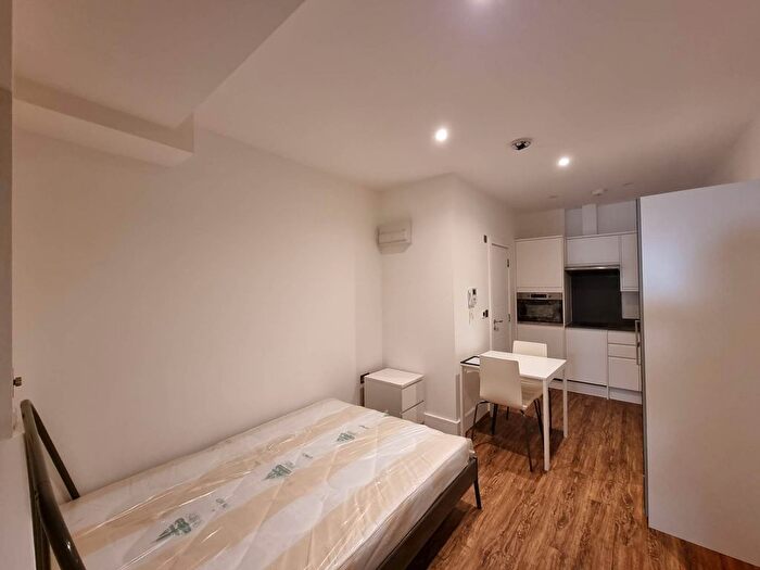Studio To Rent In Hampden Road, Turnpike Lane, N8