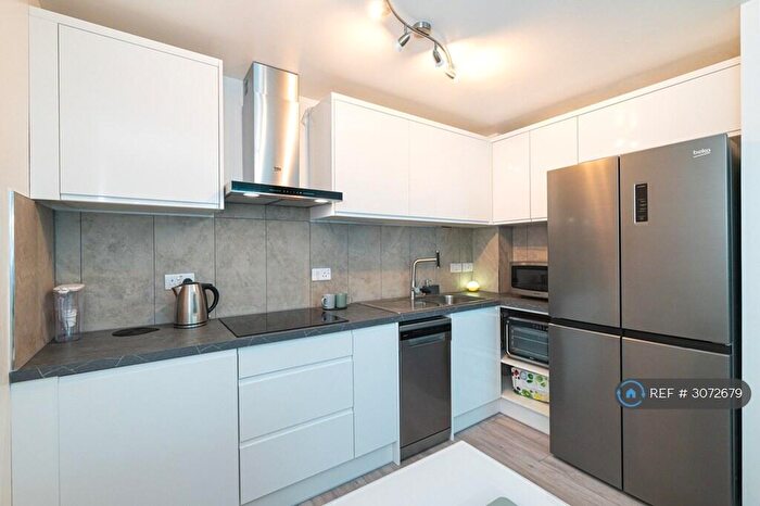 1 Bedroom Flat To Rent In Dolphin Approach, Romford, RM1